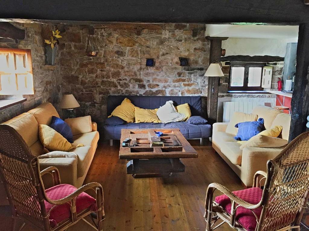La Casa Del Chileno Guest House Liérganes Екстериор снимка